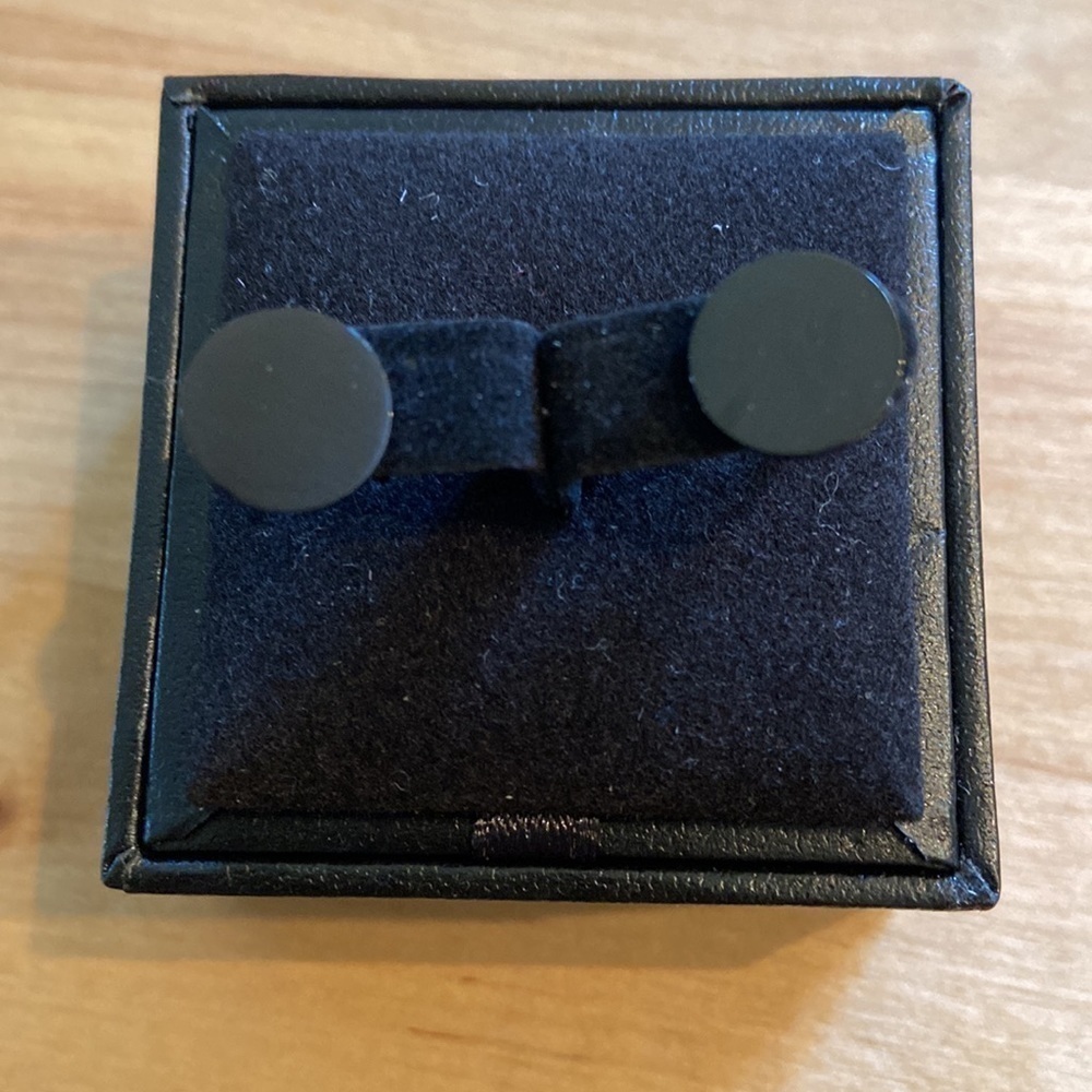 BLACKJACK Round Black Stainless Steel
Earrings Studs BJE13G New in Box - Picture 2 of 4